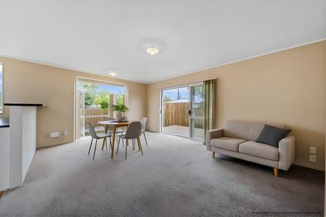 Photo of property in 3 Poto Street, Te Atatu South, Auckland, 0610