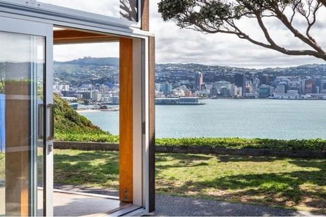 Photo of property in 8 Grafton Road, Roseneath, Wellington, 6011