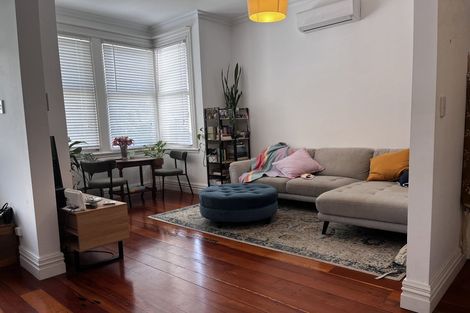 Photo of property in 69 Rolleston Street, Mount Cook, Wellington, 6021