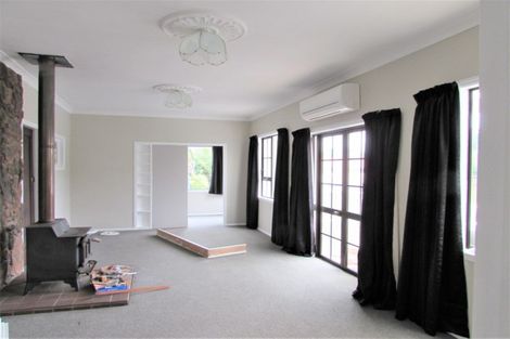 Photo of property in 414 Stokes Valley Road, Stokes Valley, Lower Hutt, 5019