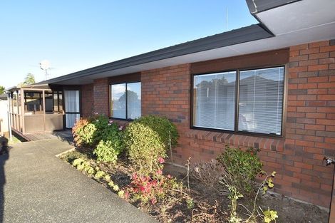 Photo of property in 2/118 Astley Avenue, New Lynn, Auckland, 0600