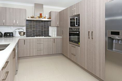 Photo of property in 16a Cedar Heights Avenue, Massey, Auckland, 0614