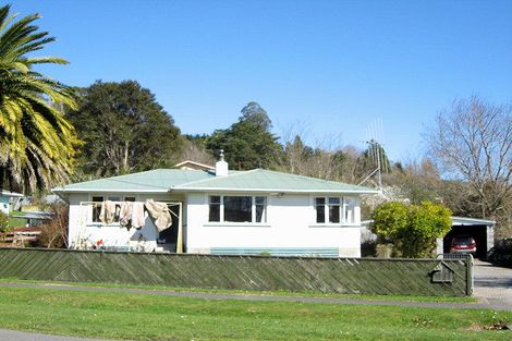 Photo of property in 34 Milne Street, Hunterville, 4730