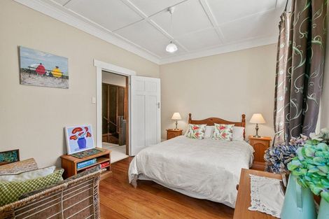 Photo of property in 124 Pendarves Street, New Plymouth, 4312