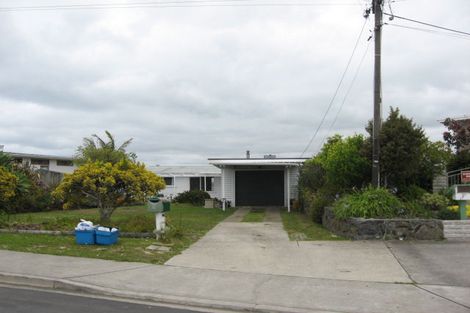Photo of property in 29 Roberts Road, Matakatia, Whangaparaoa, 0930