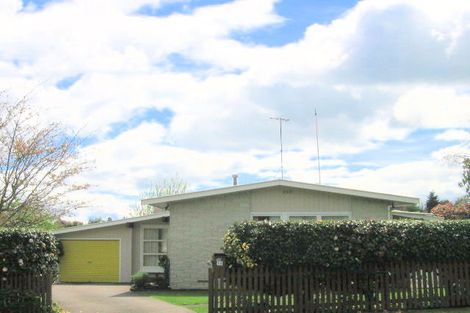 Photo of property in 15 Alastair Avenue, Owhata, Rotorua, 3010