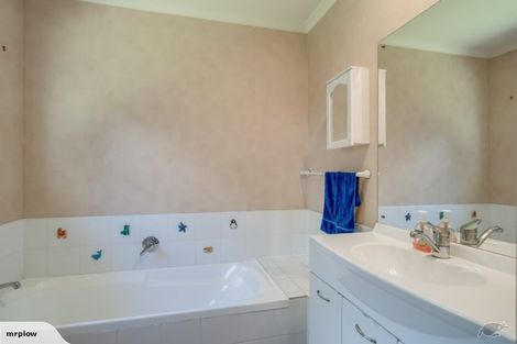 Photo of property in 11 Avon Rise, Welcome Bay, Tauranga, 3112