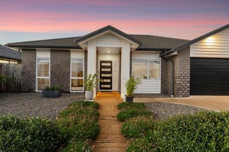 Photo of property in 57 Te Kio Crescent, Papamoa Beach, Papamoa, 3118