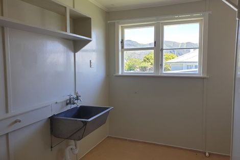 Photo of property in 295 Naenae Road, Naenae, Lower Hutt, 5011