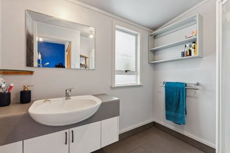 Photo of property in 9 Atkinson Street, Woodville, 4920