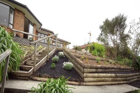 Photo of property in 143 Summerhill Drive, Fitzherbert, Palmerston North, 4410