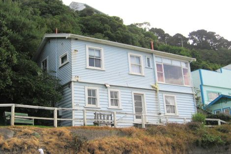 Photo of property in 495 Karaka Bay Road, Karaka Bays, Wellington, 6022