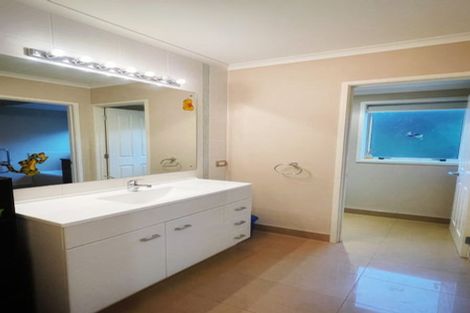 Photo of property in 15 Matheson Road, Red Beach, 0932