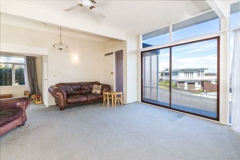 Photo of property in 20 Hinerau Grove, Waipahihi, Taupo, 3330
