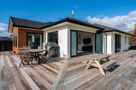 Photo of property in 8 Buckeye Grove, Outram, 9019