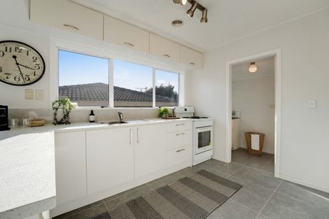 Photo of property in 1/66 Coronation Road, Hillcrest, Auckland, 0627