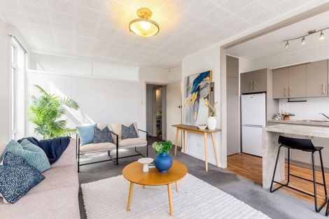 Photo of property in 39 Marine Parade, Eastbourne, Lower Hutt, 5013