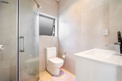 Photo of property in 49a Senator Drive, Manurewa, Auckland, 2105