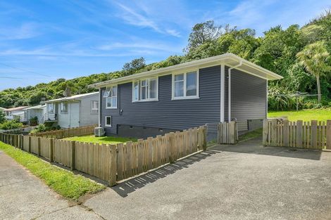 Photo of property in 38 Cardiff Crescent, Cannons Creek, Porirua, 5024