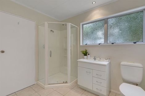 Photo of property in 34 Oak Avenue, Paremata, Porirua, 5024