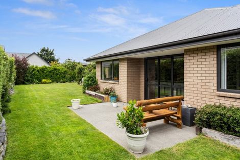 Photo of property in 21 Holly Place, Rangiora, 7400