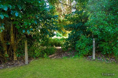 Photo of property in 10 Tombleson Road, Lake Rotoma, Rotorua, 3074