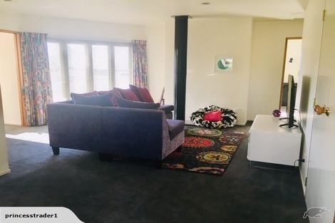 Photo of property in 9 Dallinger Street, St Andrews, Hamilton, 3200