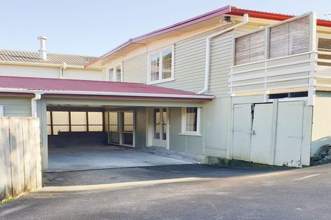 Photo of property in 1/64 Hogans Road, Glenfield, Auckland, 0629