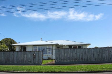 Photo of property in 96 Brooklands Road, Brooklands, New Plymouth, 4310