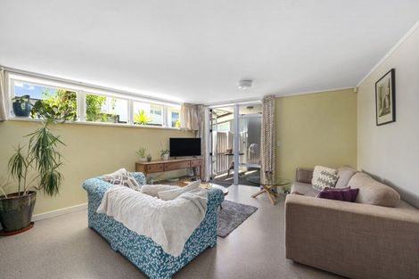 Photo of property in 6a Hauraki Road, Hauraki, Auckland, 0622