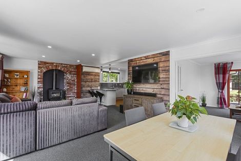 Photo of property in 104 Main North Road, Woodend, 7610