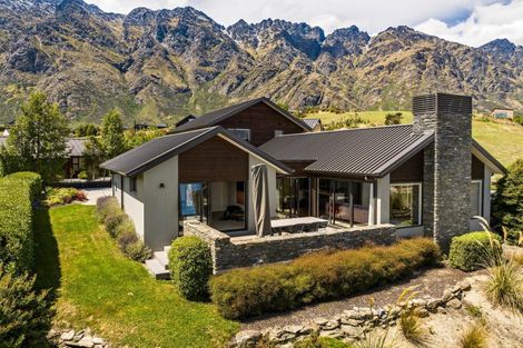 Photo of property in 4 Kinross Lane, Jacks Point, Queenstown, 9371
