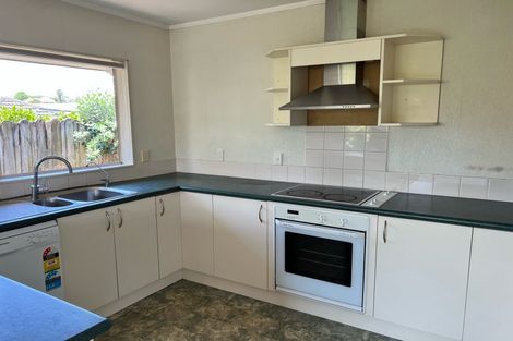 Photo of property in 2/10 Caldbeck Rise, Northpark, Auckland, 2013