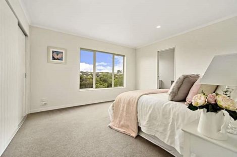 Photo of property in 2/10 Salford Crescent, Flat Bush, Auckland, 2019
