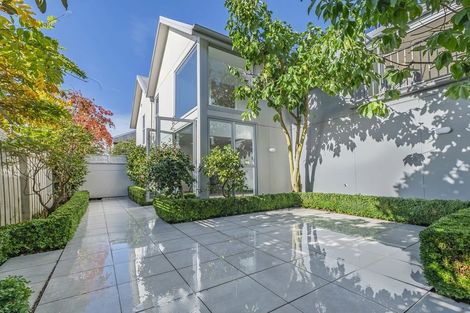 Photo of property in 4/1010 Colombo Street, St Albans, Christchurch, 8014