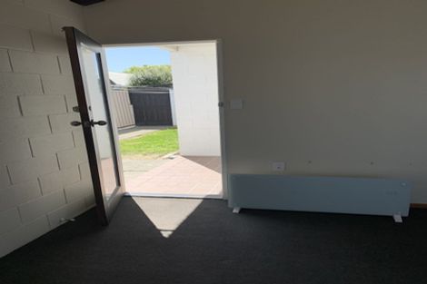 Photo of property in 1/204 Grove Road, Mayfair, Hastings, 4122