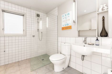 Photo of property in 51 The Crescent, Roseneath, Wellington, 6011
