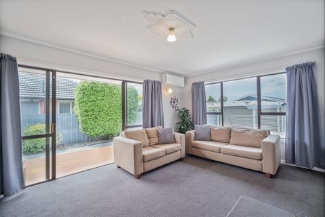 Photo of property in 31 Oriana Crescent, Hornby, Christchurch, 8042
