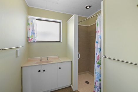 Photo of property in 17 Cutfield Road, New Plymouth, 4310