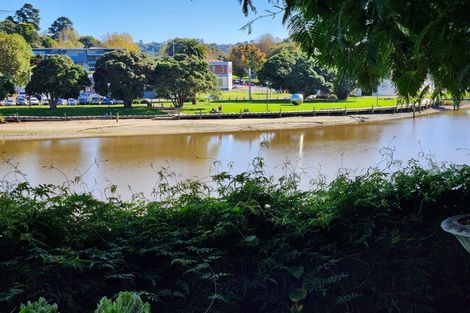 Photo of property in 53 Anzac Parade, Durie Hill, Whanganui, 4500