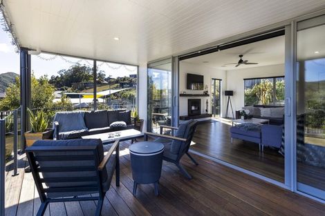 Photo of property in 2 Fantail Heights, Picton, 7220