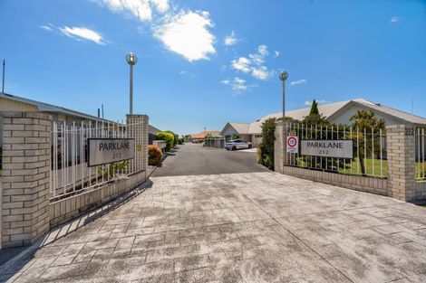 Photo of property in 9/212 Grove Road, Mayfair, Hastings, 4122