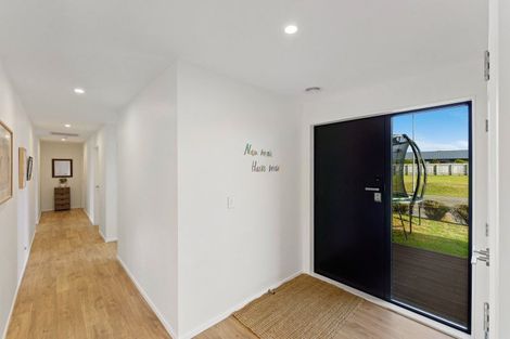 Photo of property in 14 Seagrass Place, Otaki Beach, Otaki, 5512