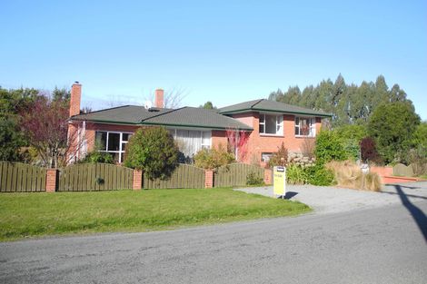 Photo of property in 2 Victoria Street, Waimate, 7924