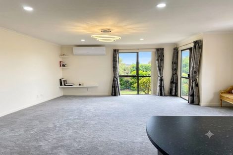 Photo of property in 12 Chadlington Avenue, Henderson, Auckland, 0612