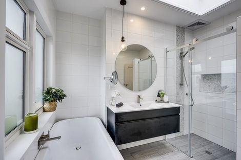 Photo of property in 27 Thompson Road, Bluff Hill, Napier, 4110