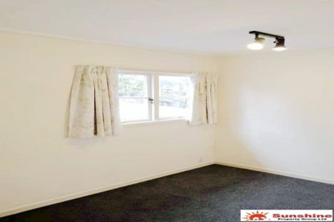 Photo of property in 244 Boord Crescent, Kumeu, 0891