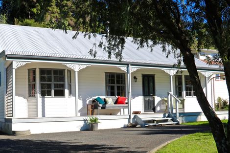 Photo of property in 31 Matauwhi Road, Russell, 0202