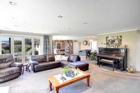 Photo of property in 2 Kura Place, Mosgiel, 9024