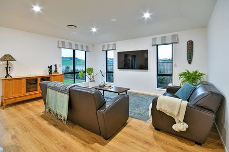 Photo of property in 19a Leathem Crescent, Pokeno, 2402